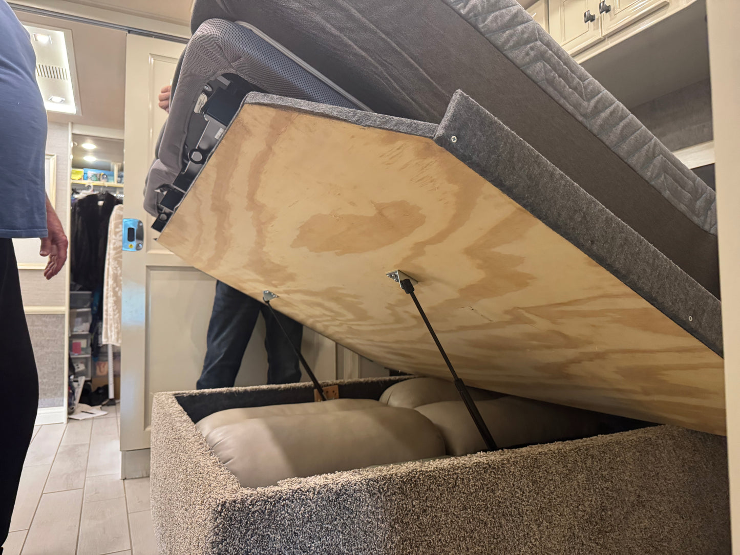 DSS RV Split King Adjustable Bed System