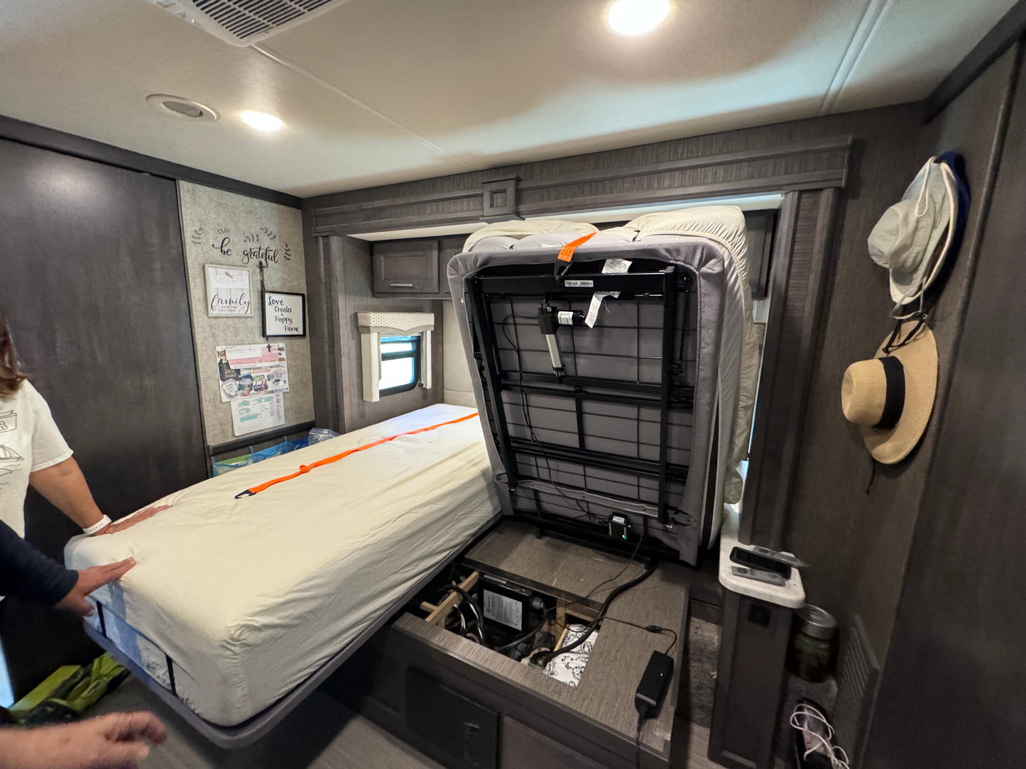 DSS RV Adjustable Bed System