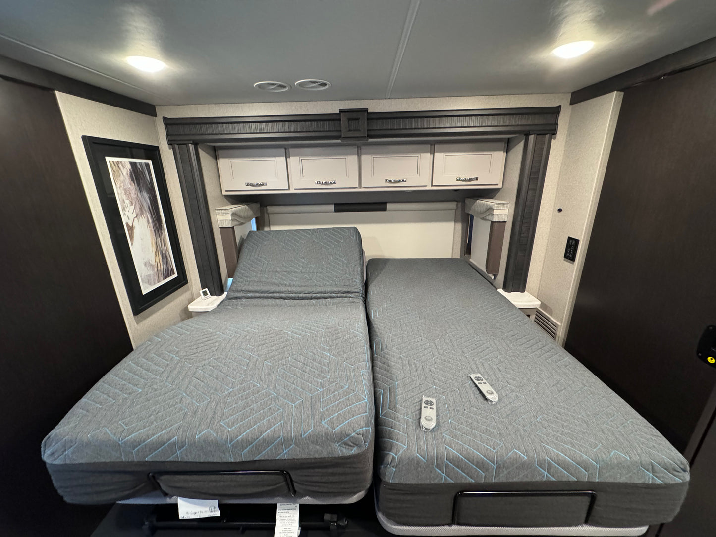 DSS RV Adjustable Bed System